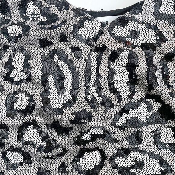 GILLI Sequin Leopard Print Crop Tank Top Camisole Black Silver Adjustable Size M - Picture 8 of 8